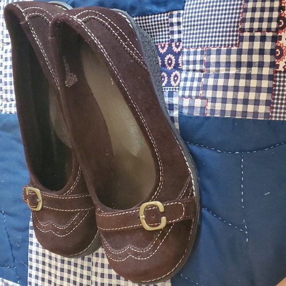 Shoes - Picture 5 of 5